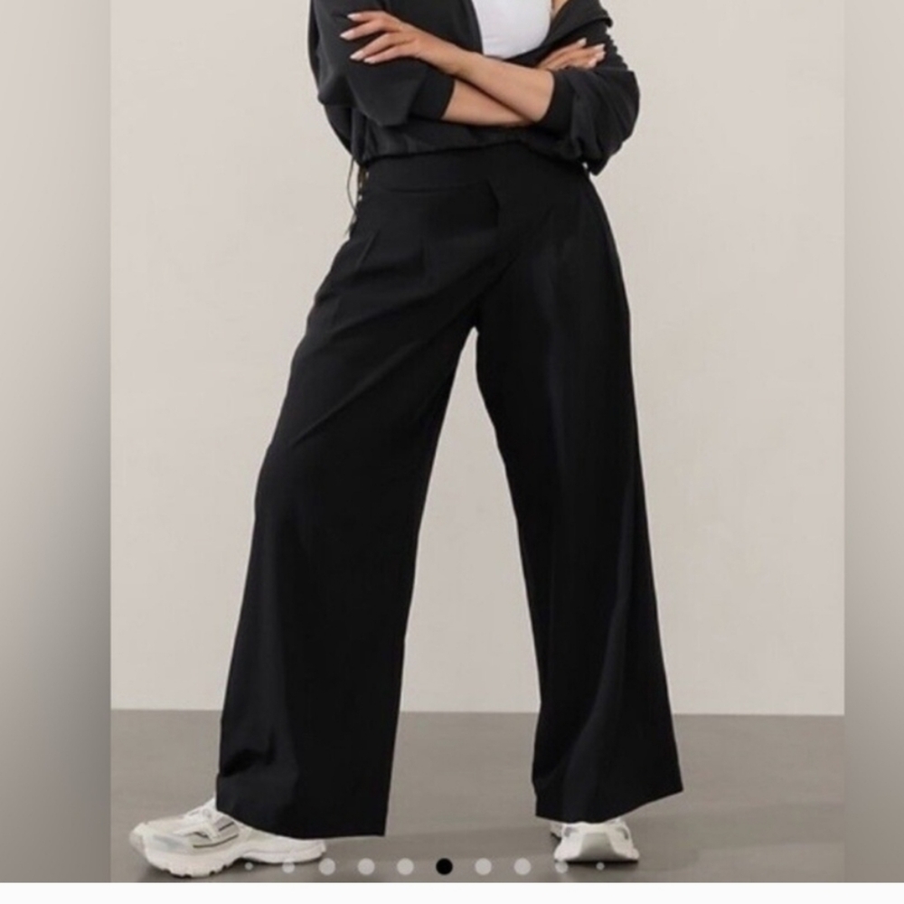 Athleta Black Wide Leg Jumpsuit High-Waisted Flowy Design